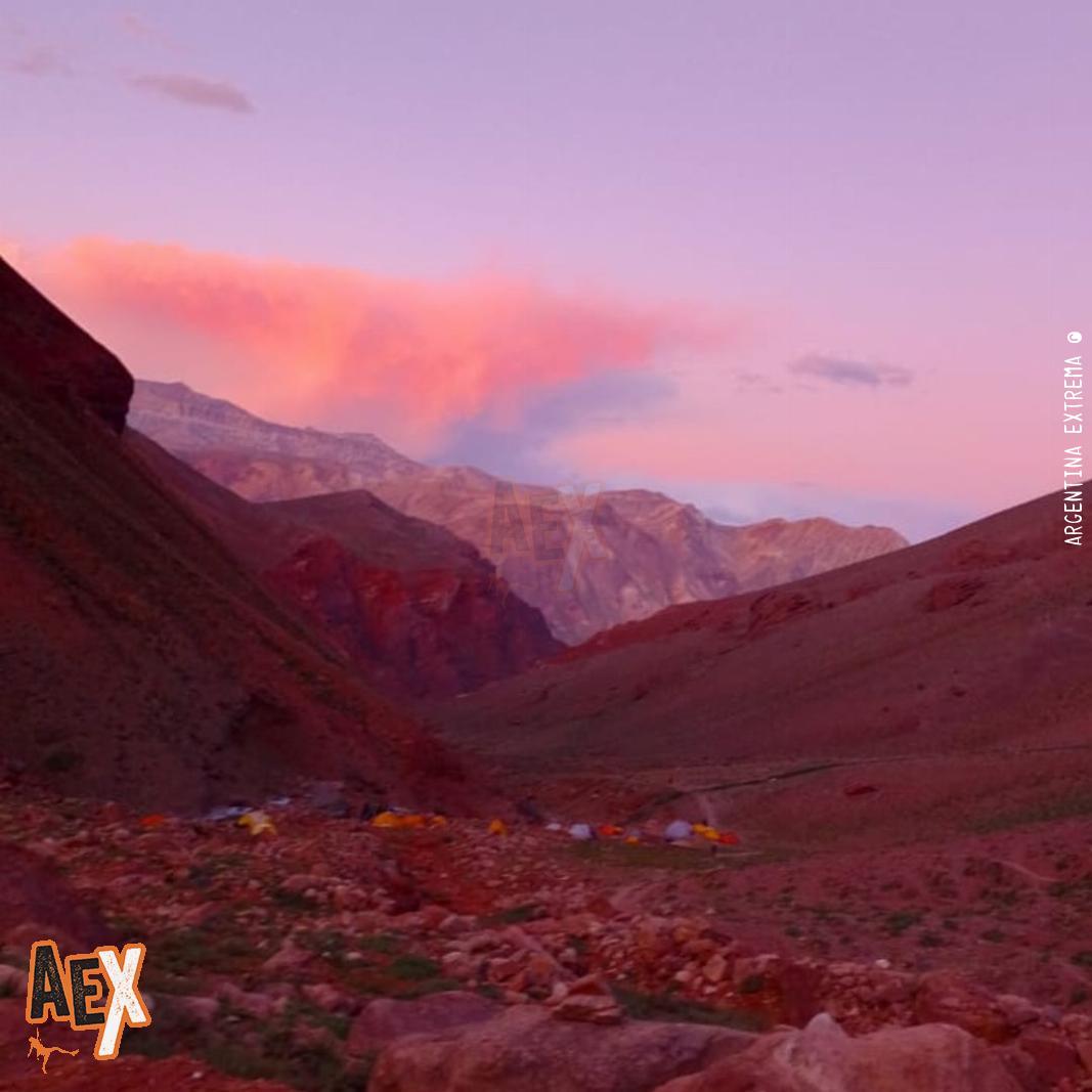 Campamento al atardecer - Campamento al atardecer
