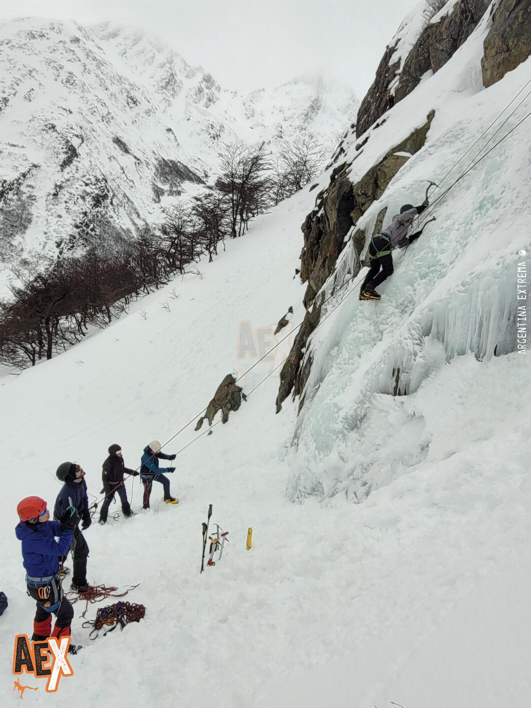 Curso de Montañismo Invernal y Escalada en Hielo - Ushuaia - MIX - Foto 0 - 