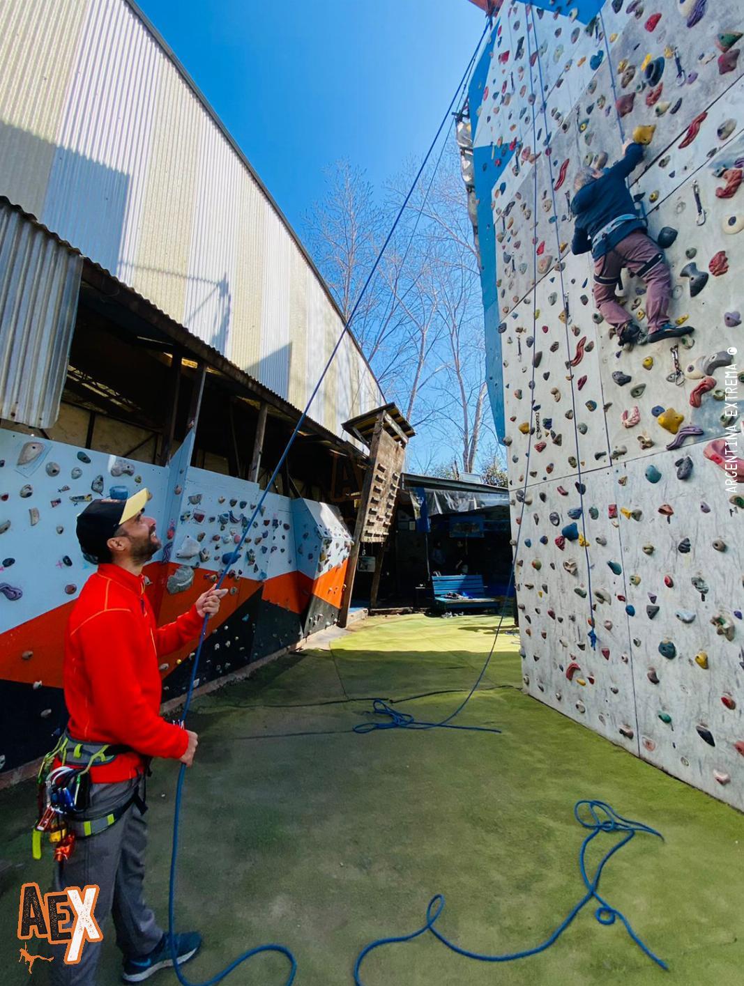 Taller de escalada con cuerda - Muro y palestra - Foto 0 - 