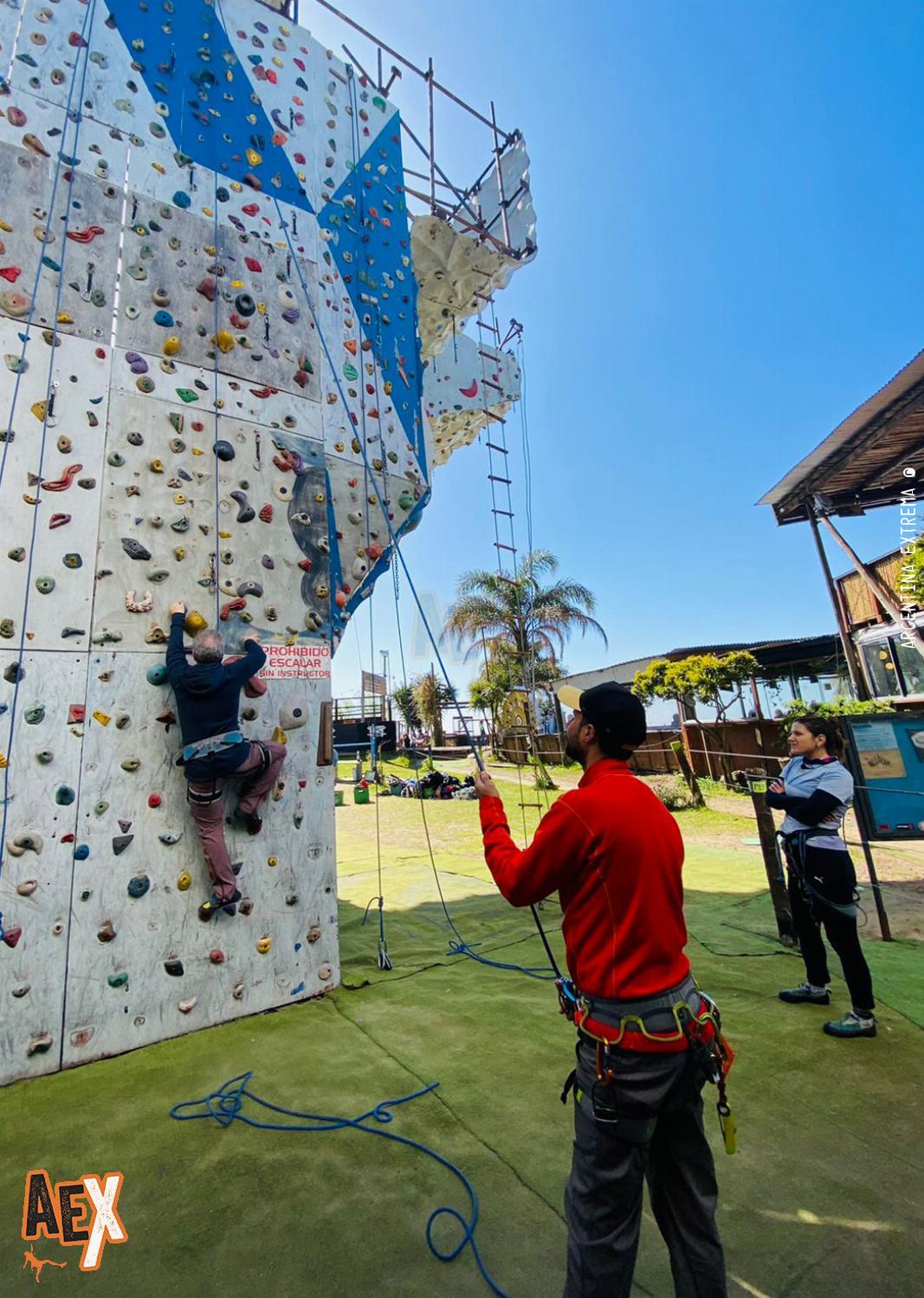 Taller de escalada con cuerda - Muro y palestra - Foto 0 - 