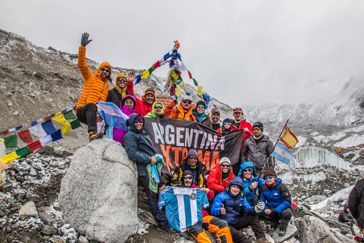 El grupo de argentinos con el que Gustavo Gorostiaga  vivió su aventura rumbo al Everest