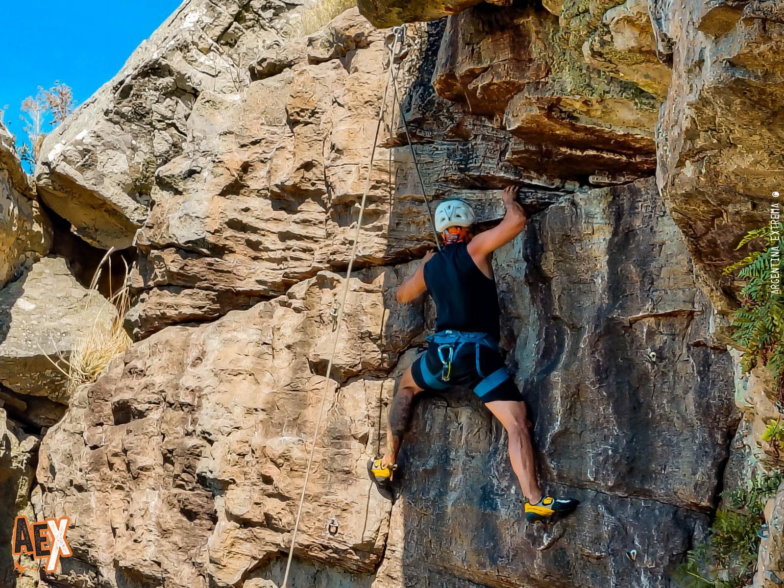 Boulder y Escalada en Roca Sierra de los Padres.