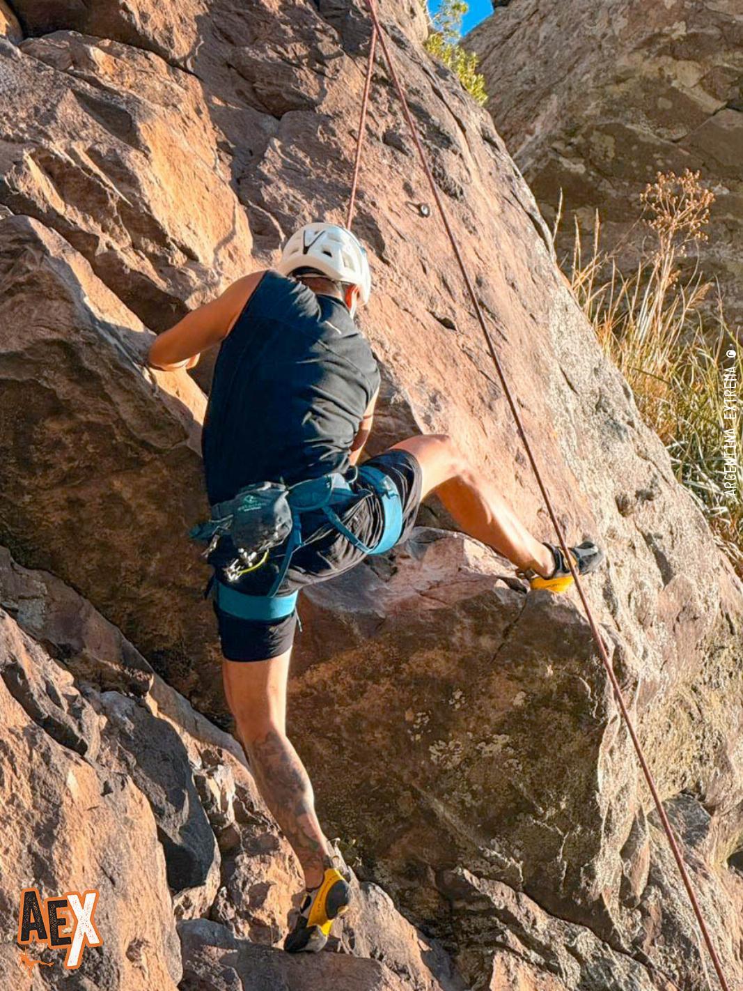 Boulder y Escalada en Roca Sierra de los Padres.