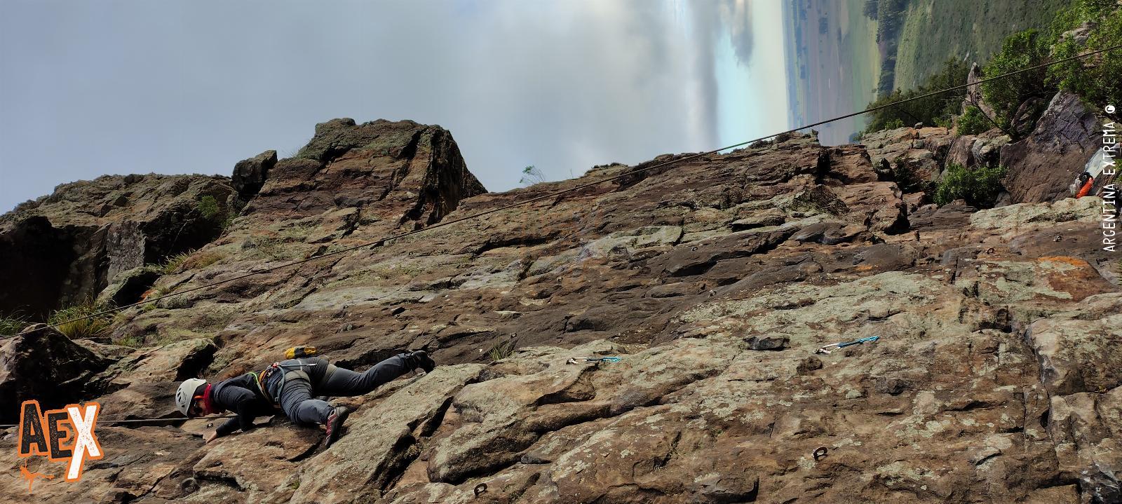 Boulder y Escalada en Roca Sierra de los Padres.