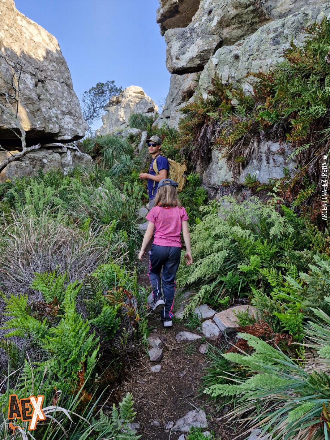 Colegios - Programa para estudiantes - Laguna La Brava - Balcarce - Trekking, escalada, kayak 