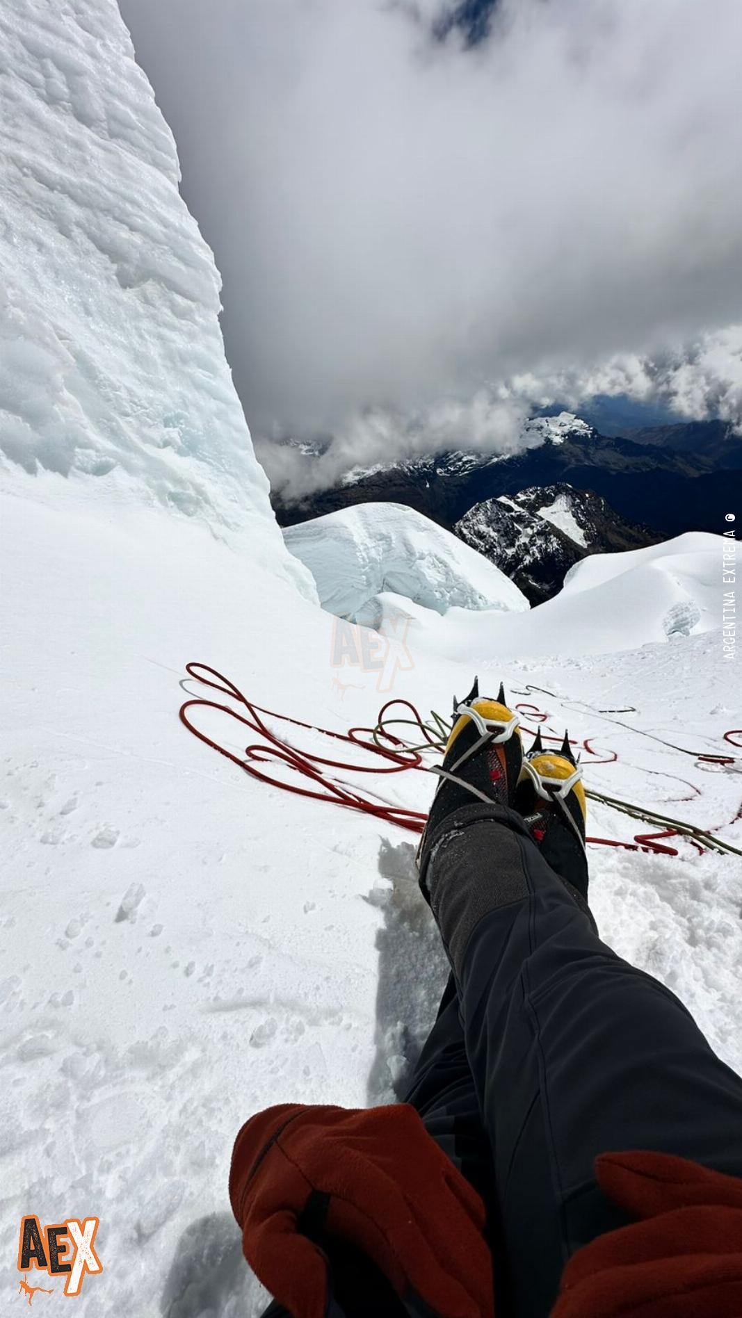 Escalada en Cordillera Blanca - Quebrada de Ishinca - Tocllaraju (6034 msnm) - Curso de escalada en hielo - Peru