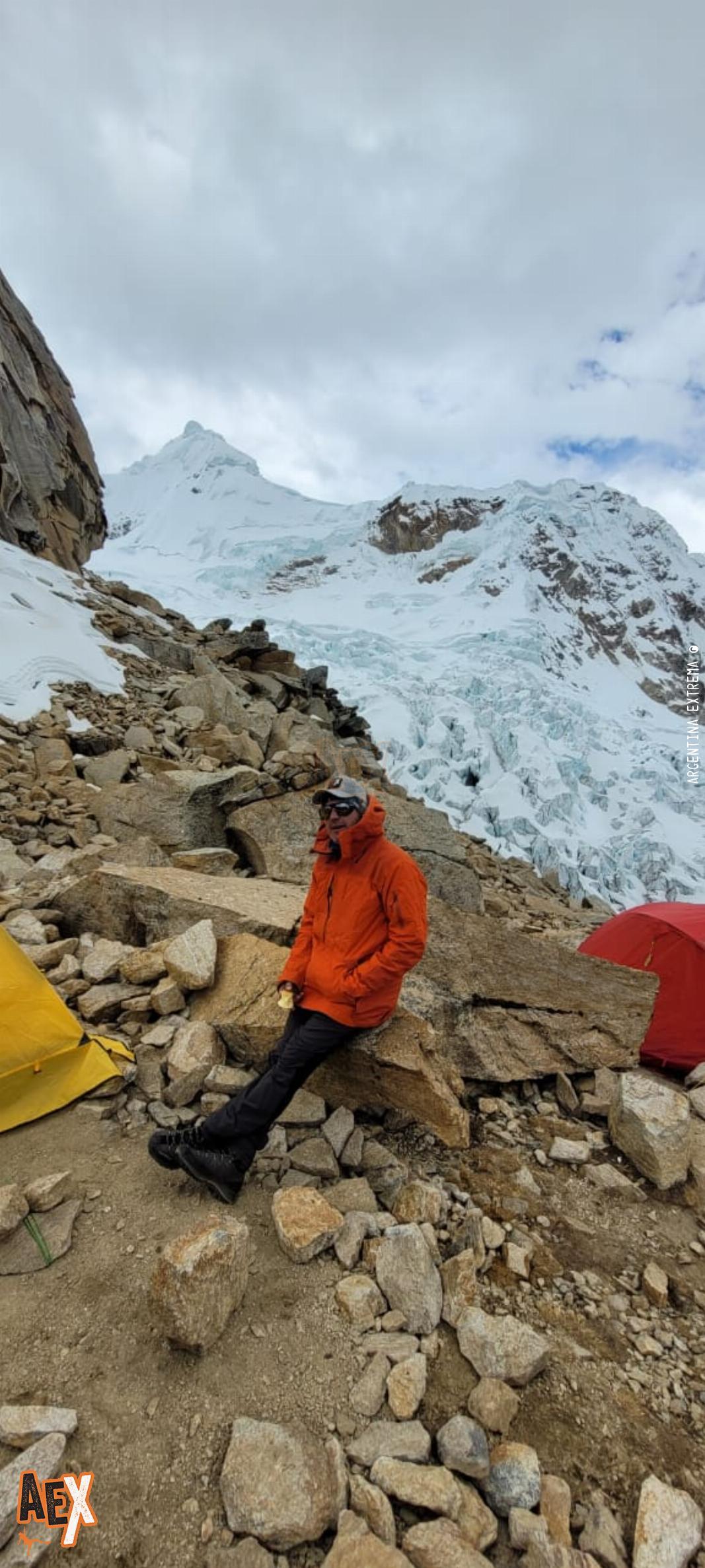 Escalada en Cordillera Blanca - Quebrada de Ishinca - Tocllaraju (6034 msnm) - Curso de escalada en hielo - Peru