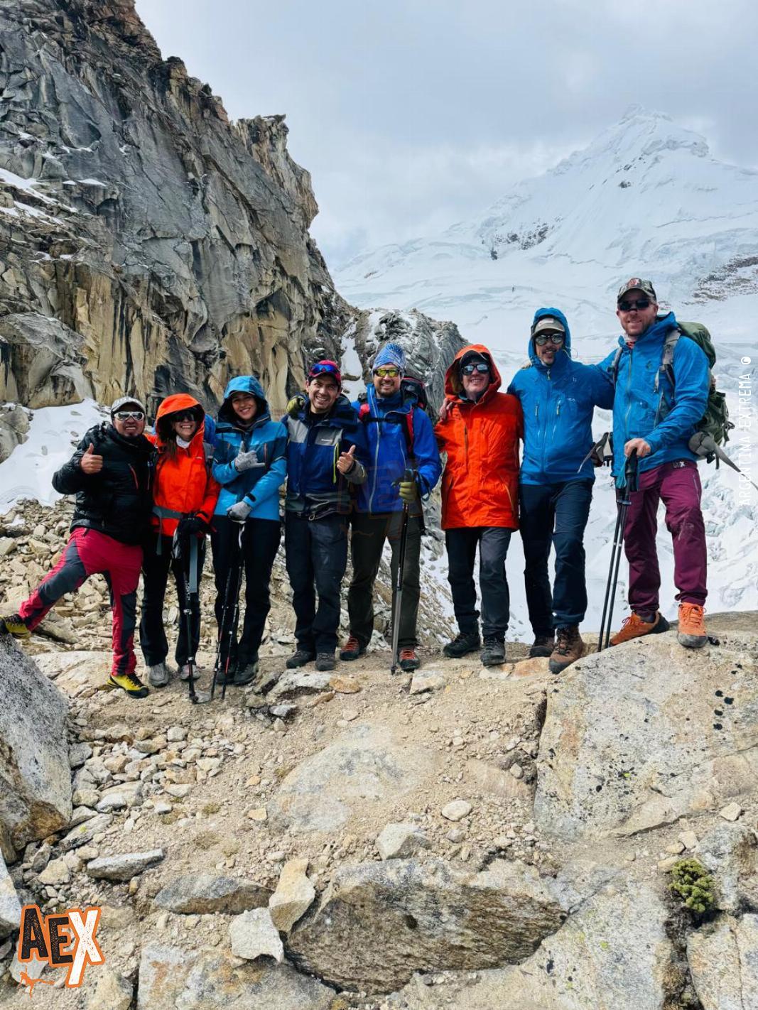 Escalada en Cordillera Blanca - Quebrada de Ishinca - Tocllaraju (6034 msnm) - Curso de escalada en hielo - Peru