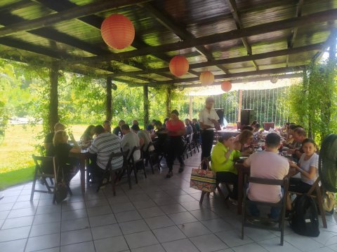 Almuerzo-grupal