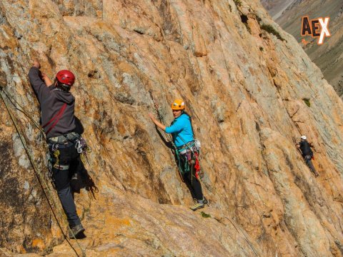 Escalada en Roca en el Cajón de Arenales - Mendoza