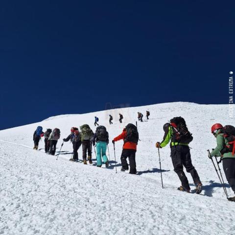 subir al Lanin - Trekking y ascenso a cumbre - Patagonia - 3776