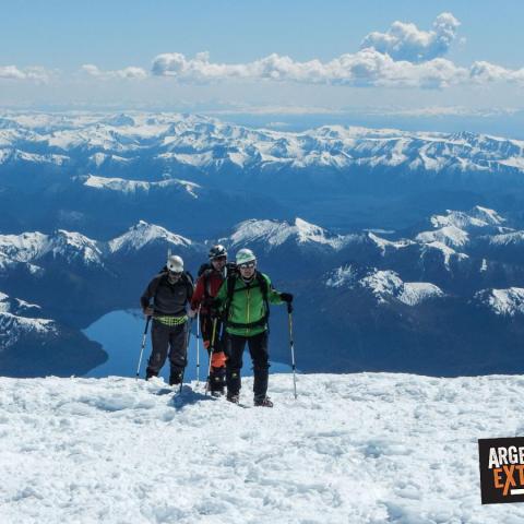 ascenso al Volcán Lanin - montañismo a cumbre - Patagonia