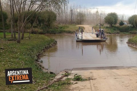 Una de las 5 balsas que cruzaremos en la travesía