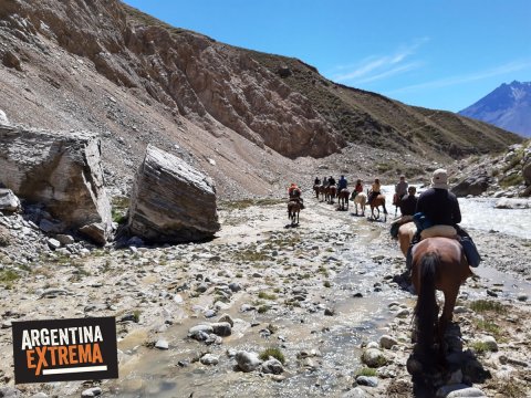 Cabalgata al Avion de los dolares - avion de los caballos - El Sosneado, Mendoza