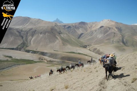 Cabalgata al Avion de los dolares - avion de los caballos - El Sosneado, Mendoza