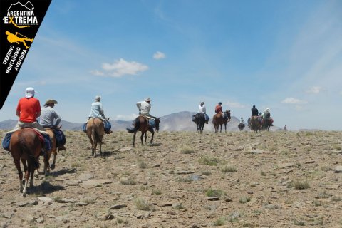 Cabalgata al Avion de los dolares - avion de los caballos - El Sosneado, Mendoza