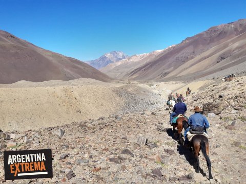 Cabalgata al Avion de los dolares - avion de los caballos - El Sosneado, Mendoza