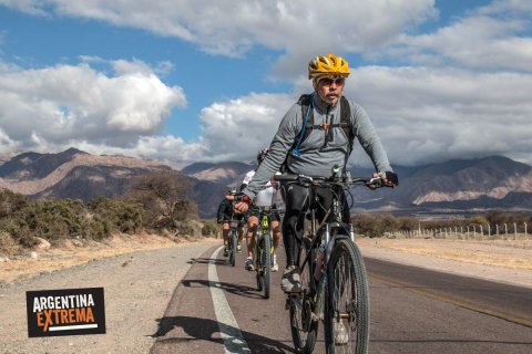 Ciclistas en las Quebradas de las Conchas
