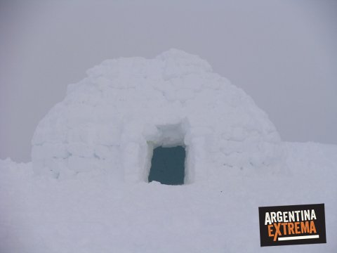 práctica de armado de cuevas e iglúes