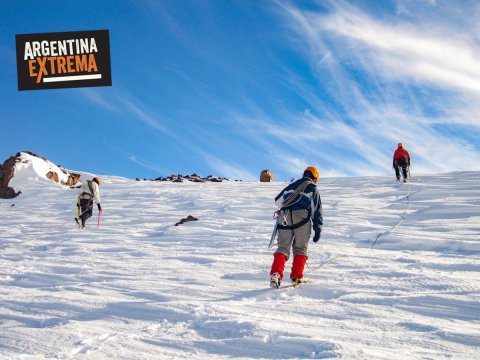 Curso de Iniciación al montañismo invernal - Escalada en Hielo - Trekking en nieve