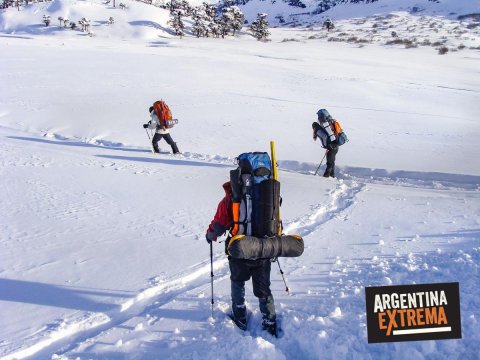 Curso de Iniciación al montañismo invernal - Escalada en Hielo - Trekking en nieve