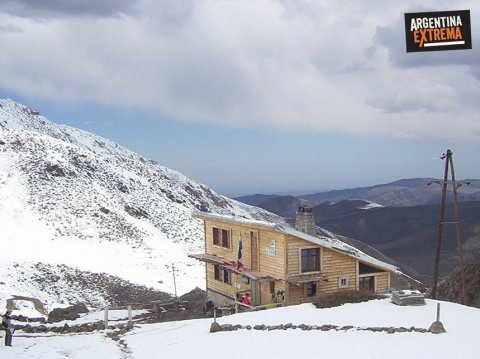 Winter Mountaineering - Beginners - Ice climbing Course - Winter trekking - Vallecitos - Cordón del Plata, Mendoza