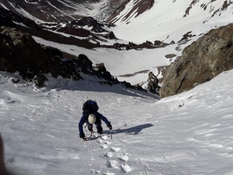 Winter Mountaineering - Beginners - Ice climbing Course - Winter trekking - Vallecitos - Cordón del Plata, Mendoza
