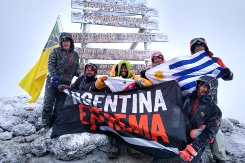 Cumbre del Kilimajaro - Argentina Extrema