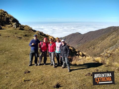 grupo en uno de los ascensos