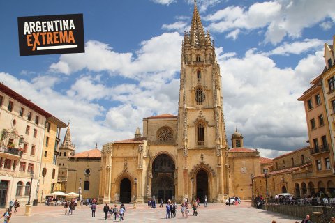 Iglesia de Oviedo, Asturias - Camino de santiago de compostela en MTB
