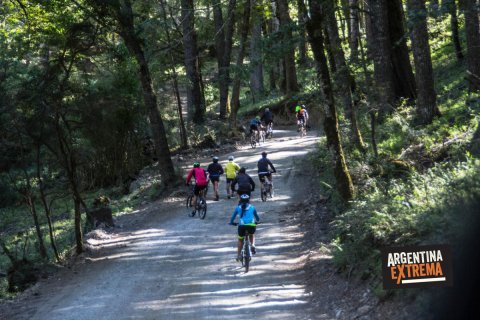 Ascenso al Paso Carrirriñe - Cruce de los Andes en MTB