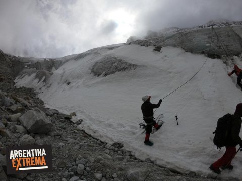 práctica de escalada en hielo recreativa