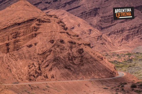 Desde lo alto esperando el grupo de MTB que viene llegado al alto!