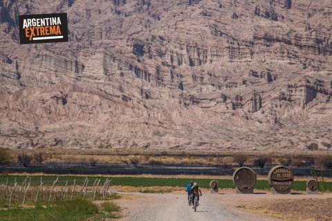 Bodegas en los Valles Calchaquies - Ruta del Vino - Bodega Cese