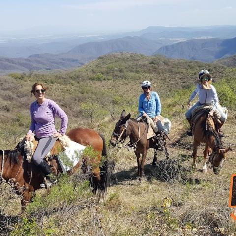 Cruce a Caballo de las Yungas a los Valles Calchaquies - Cabalgando las Sierras Subandinas - Salta 