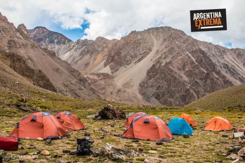 Trekking Cruce de los Andes - Paso el Portillo y Paso Piuquenes - Trekking De Mendoza a Chile  