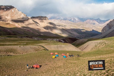 Trekking Cruce de los Andes - Paso el Portillo y Paso Piuquenes - Trekking De Mendoza a Chile  