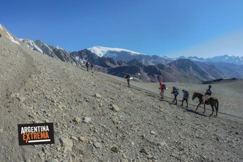 Trekking Cruce de los Andes - Paso el Portillo y Paso Piuquenes - Trekking De Mendoza a Chile  