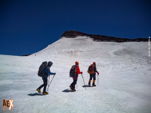 Volcán Maipo - Ascenso a cumbre - Reserva Natural Laguna del Diamante - Mendoza