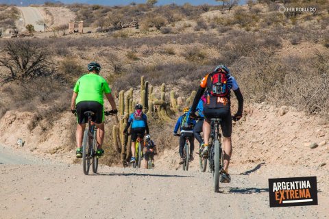 Pedalendo la ruta 40 - Valles Calchaquies