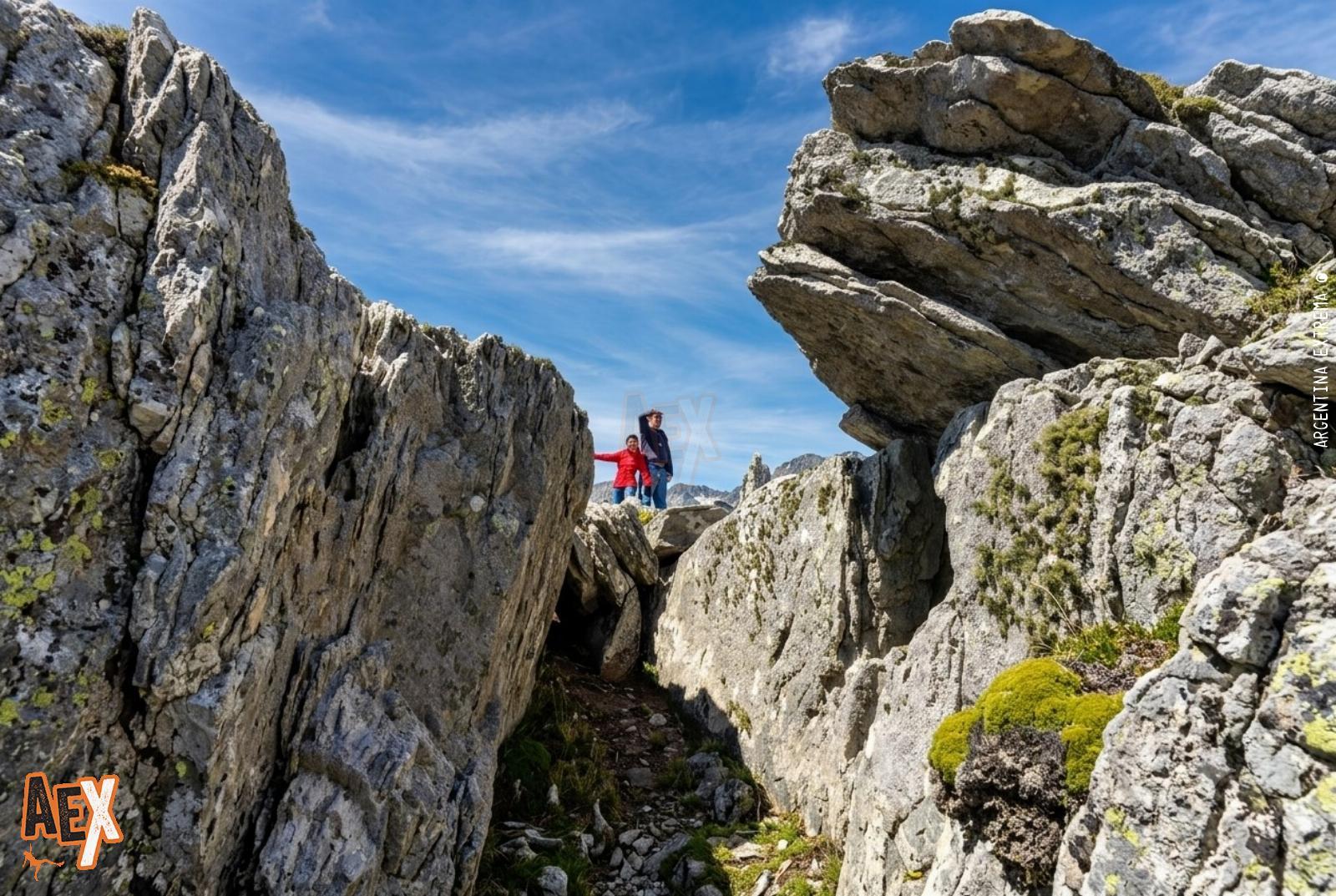 Islas Malvinas - Historia, exploración y trekking - Puerto Argentino - Monte Longdon - Pradera del Ganso - Atlántico Sur