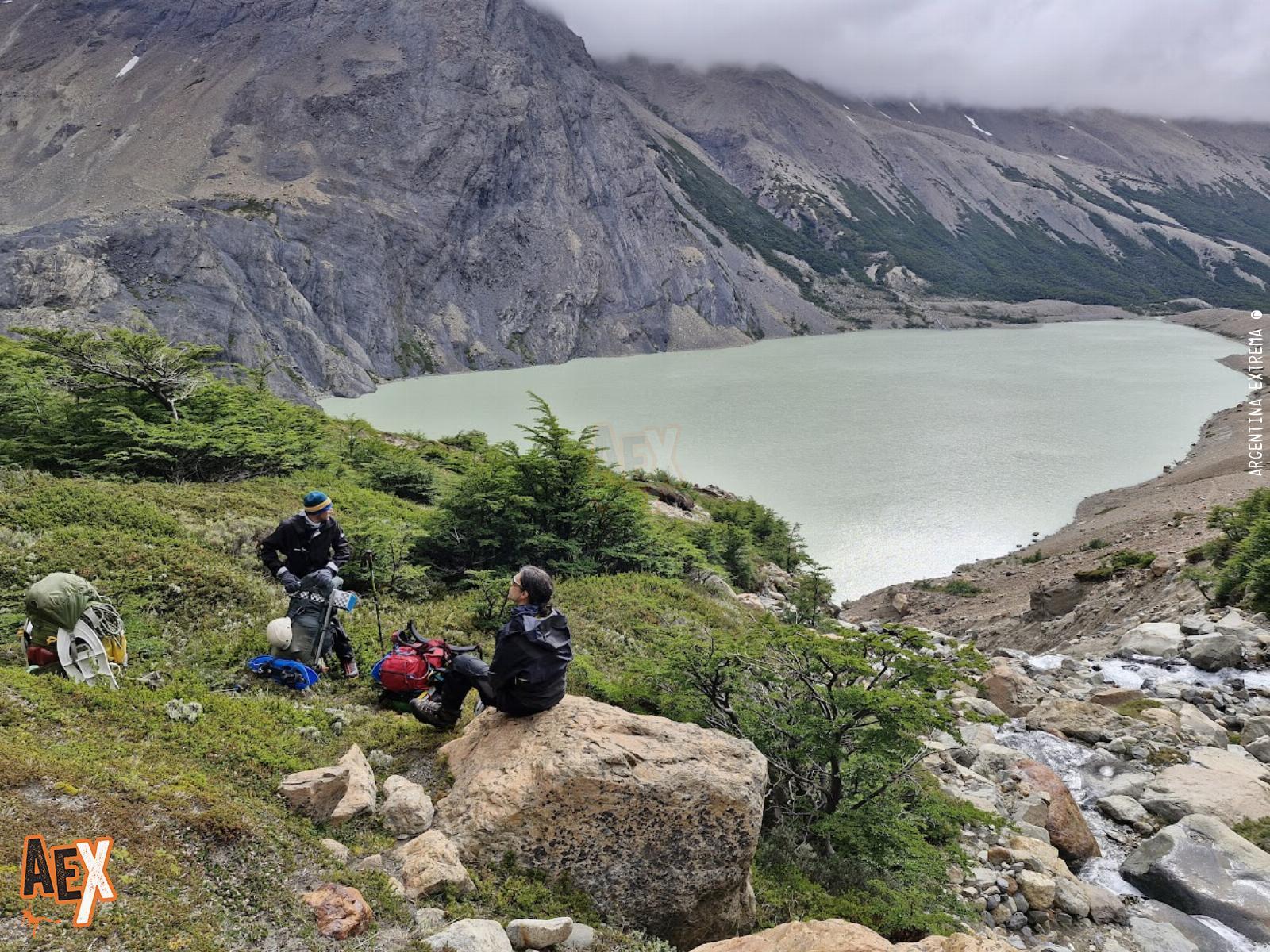 Trekking de los refugios de El Chalten - Refugio Cagliero - Laguna de los 14 - Piedra del Fraile - Fitz Roy - Patagonia