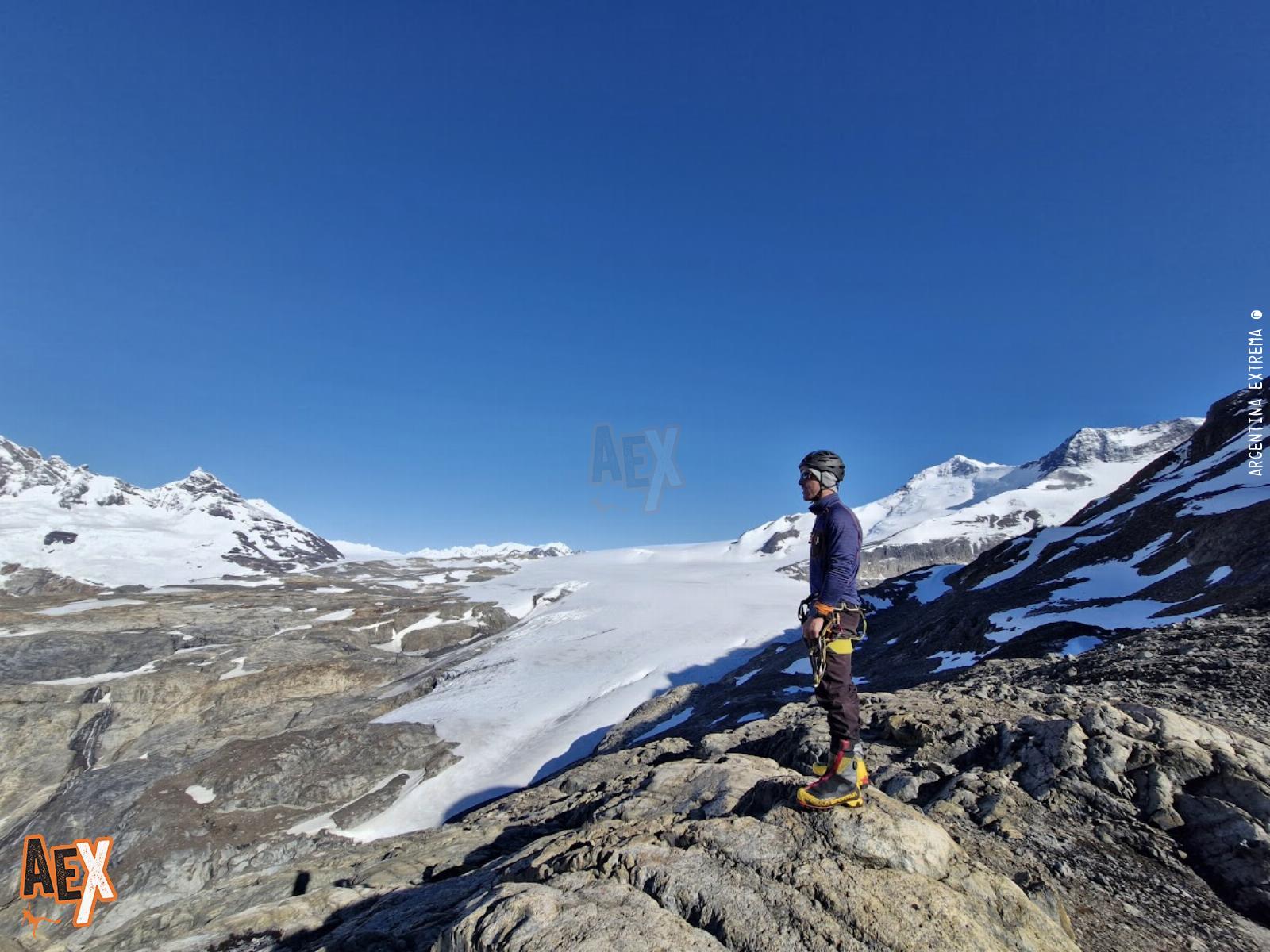 Trekking de los refugios de El Chalten - Refugio Cagliero - Laguna de los 14 - Piedra del Fraile - Fitz Roy - Patagonia