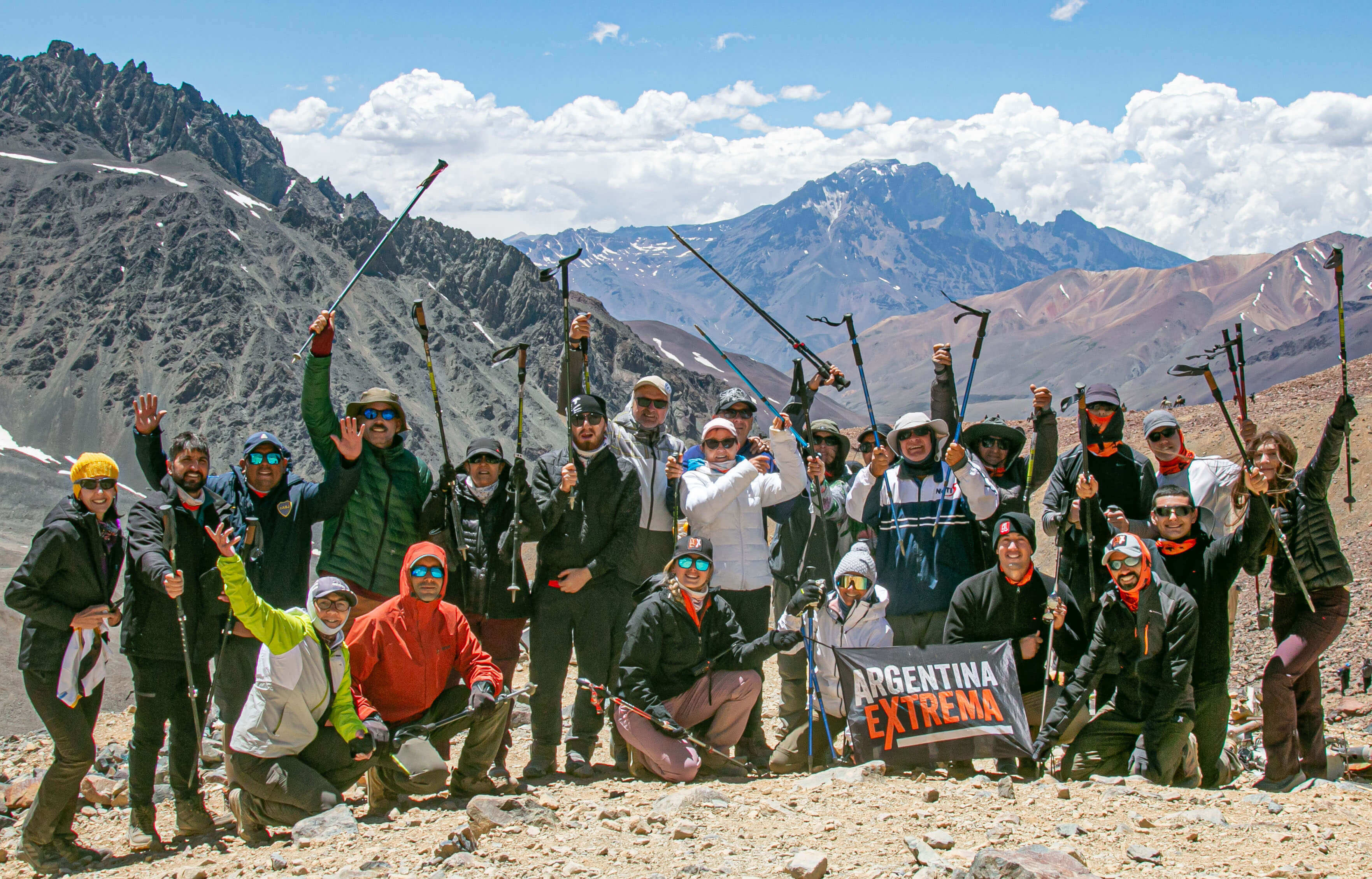Viaje de incentivo empresarial en cabalgata/trekking hacia el Avión de los Uruguayos en la Cordillera de los Andes.